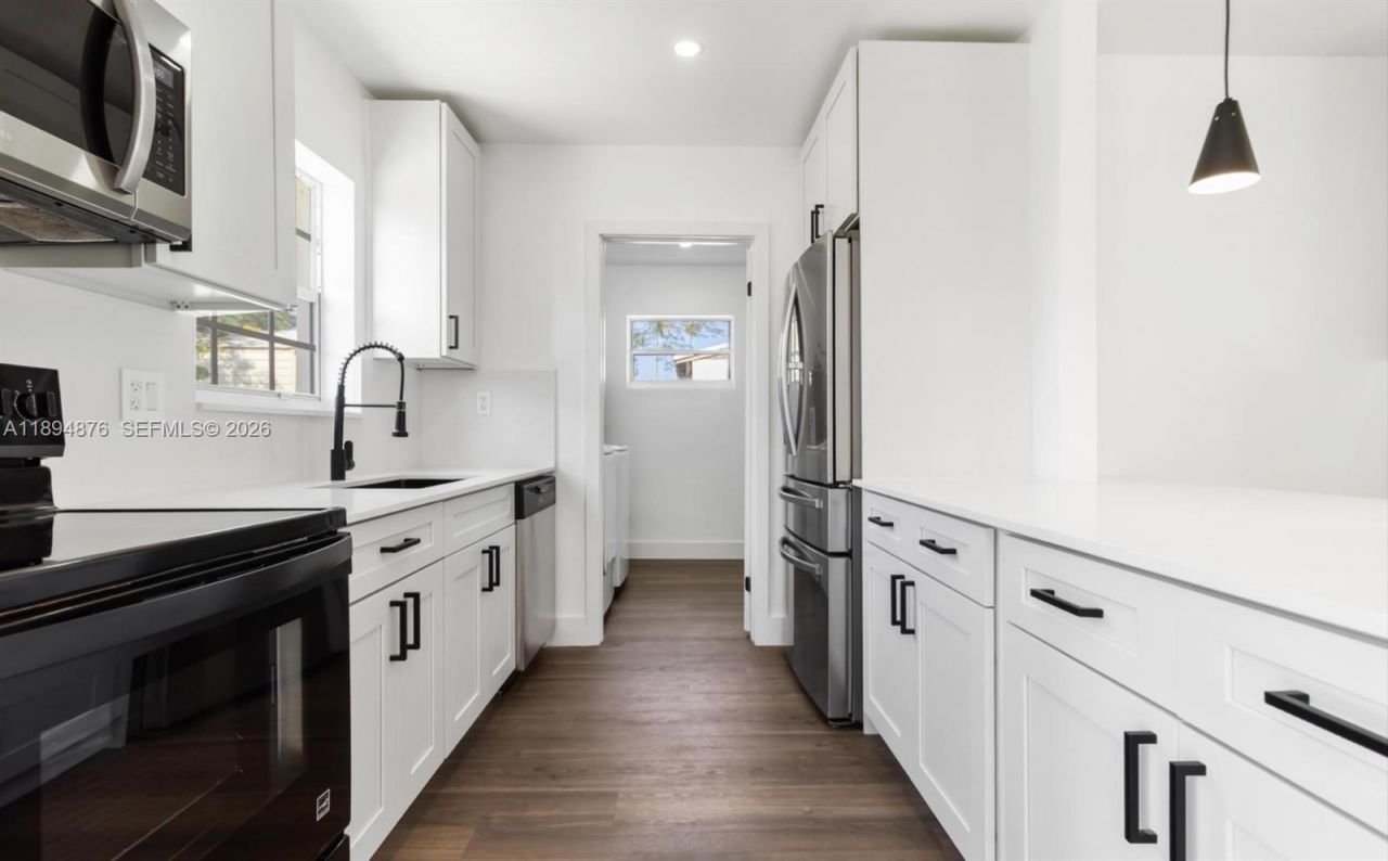 2411 SW 50th Ter, Fort Lauderdale, FL 33317 Photo