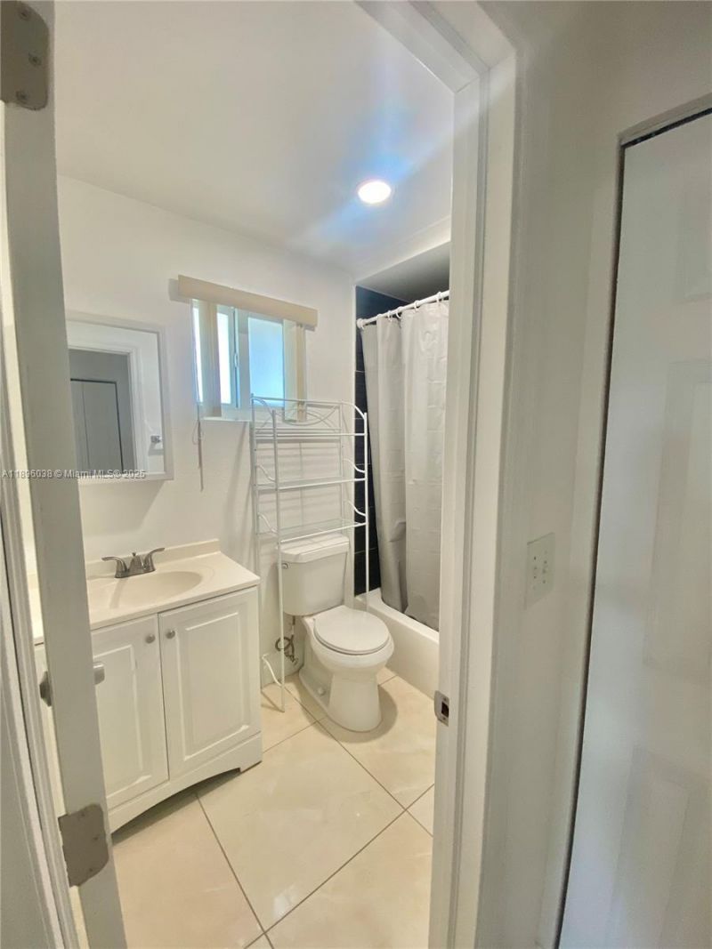 12 S Andros Rd, Key Largo, FL 33037 Photo