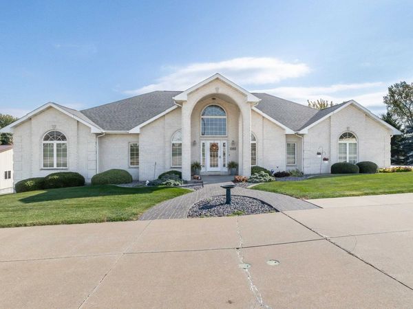 2182 Seippel Road, Asbury, IA 52002