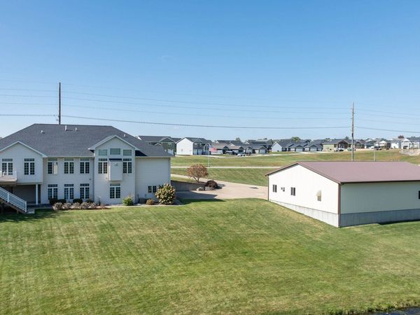 2182 Seippel Road, Asbury, IA 52002