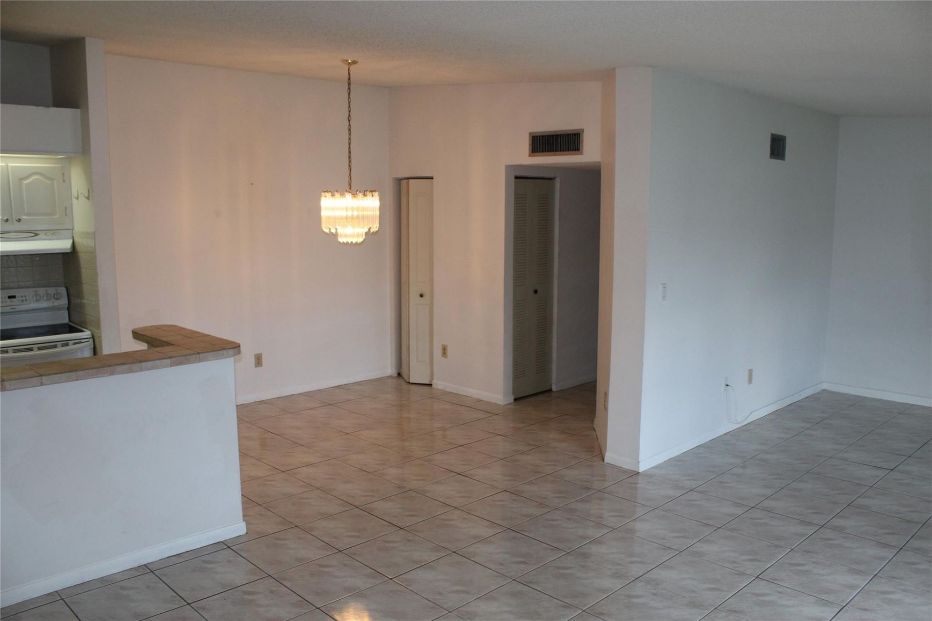 9728 S Belfort Circle, Unit 206, Tamarac, FL 33321 Photo