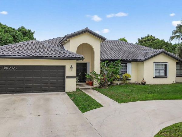 15181 SW 156th Ter, Miami, FL 33187