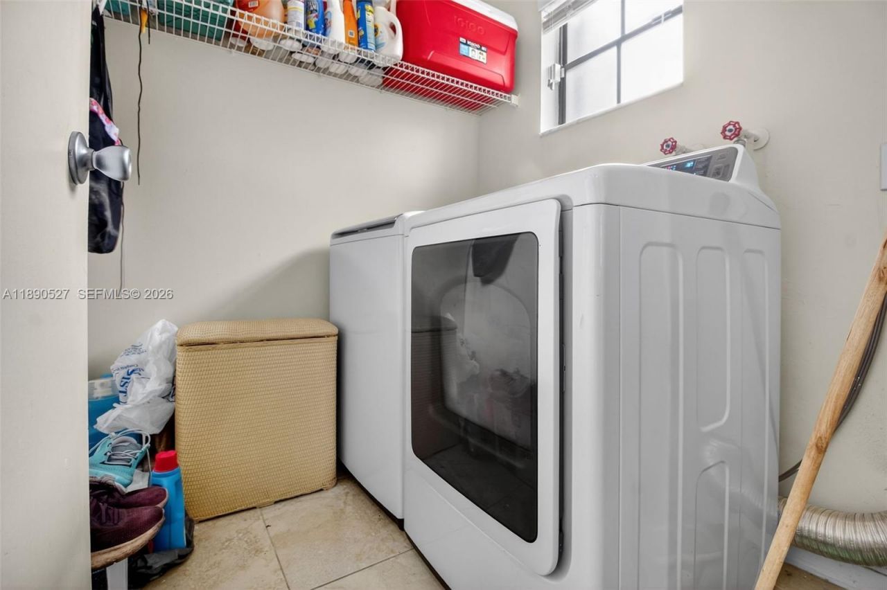 15181 SW 156th Ter, Miami, FL 33187 Photo