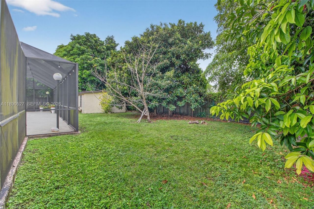 15181 SW 156th Ter, Miami, FL 33187 Photo