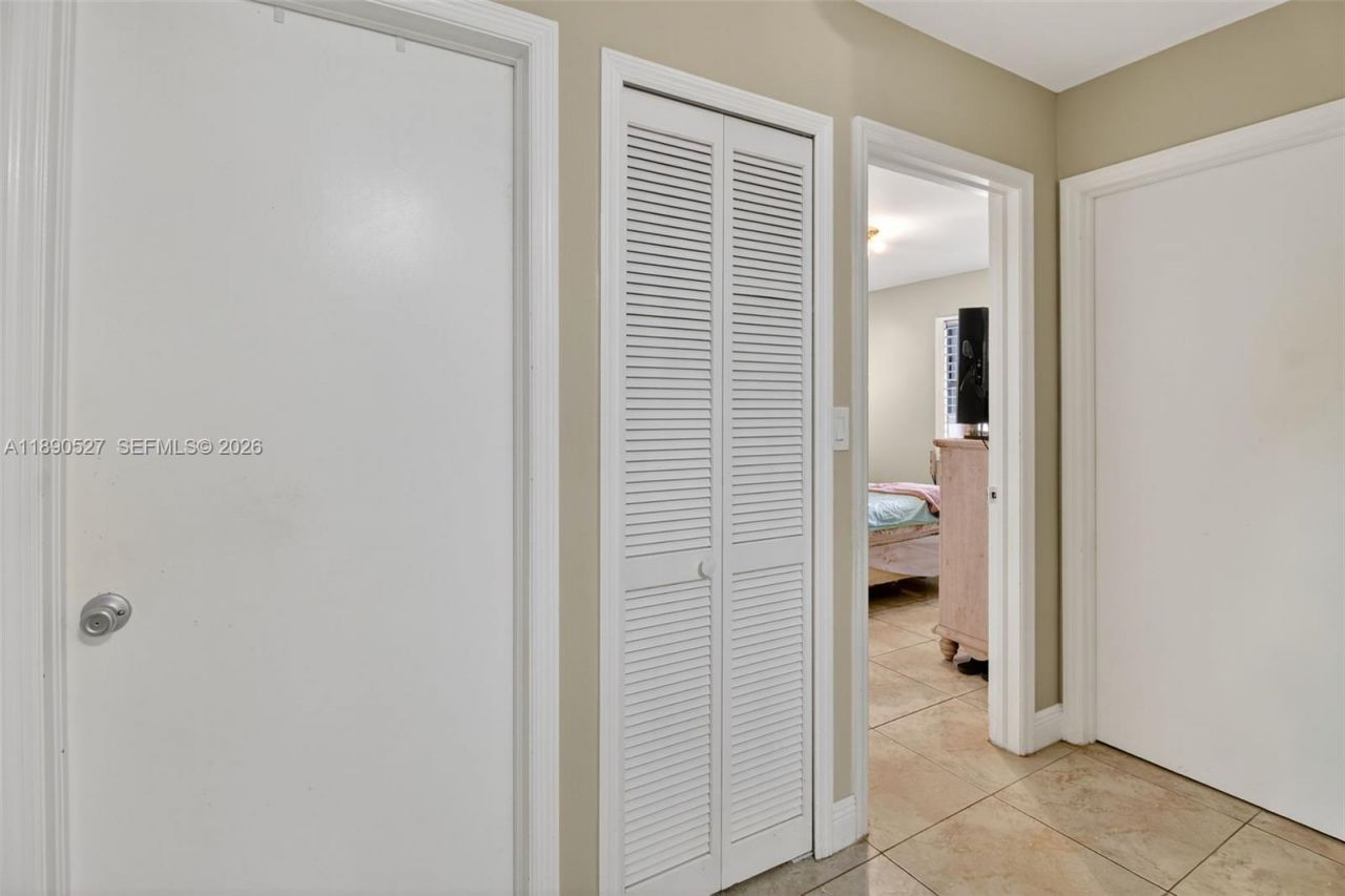 15181 SW 156th Ter, Miami, FL 33187 Photo