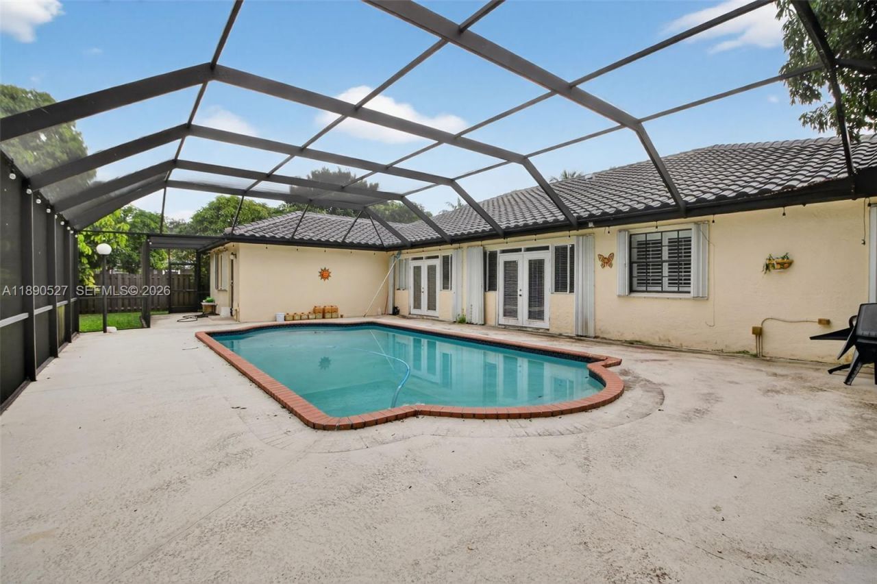 15181 SW 156th Ter, Miami, FL 33187 Photo