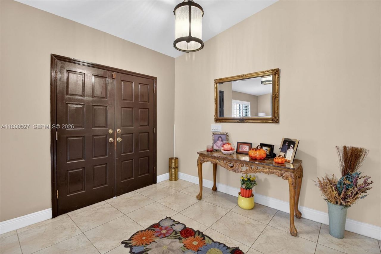 15181 SW 156th Ter, Miami, FL 33187 Photo