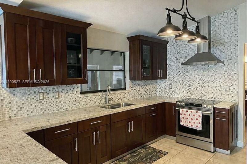 15181 SW 156th Ter, Miami, FL 33187 Photo