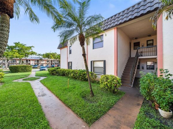 861 NE 207th Ln, Unit 202-14, Miami, FL 33179
