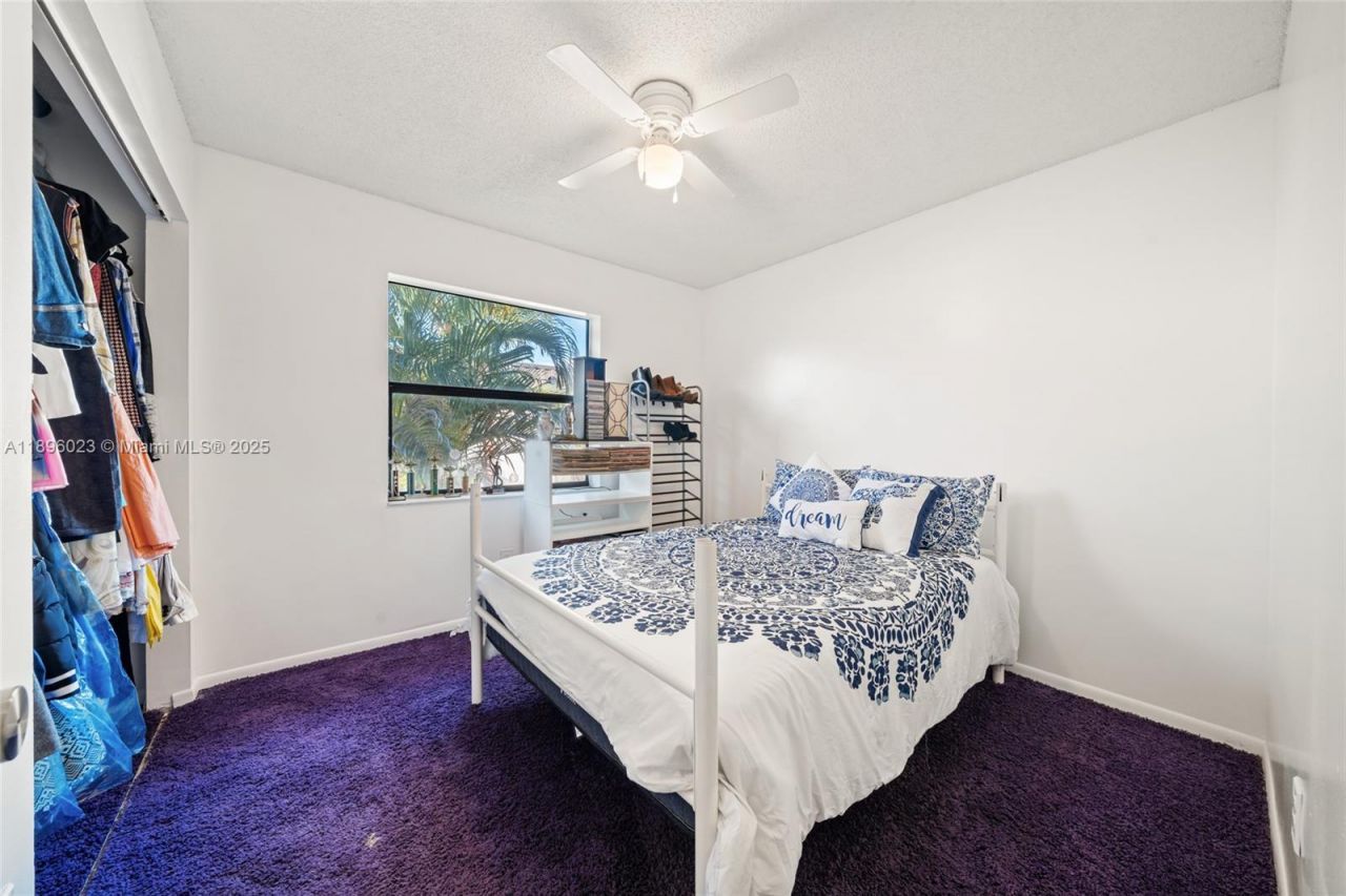 861 NE 207th Ln, Unit 202-14, Miami, FL 33179 Photo