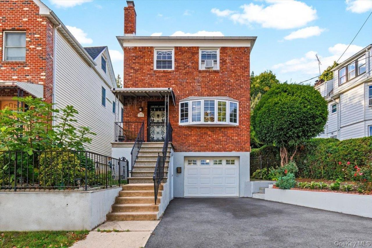 105 Hart Avenue, Yonkers, NY 10704 Main Photo