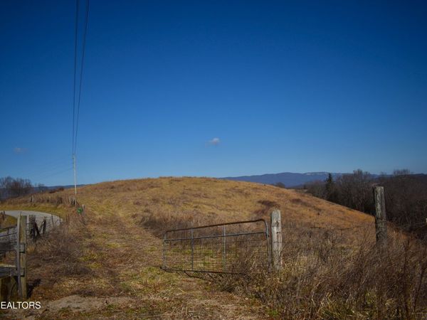 787 Oak Grove Rd, Harrogate, TN 37752