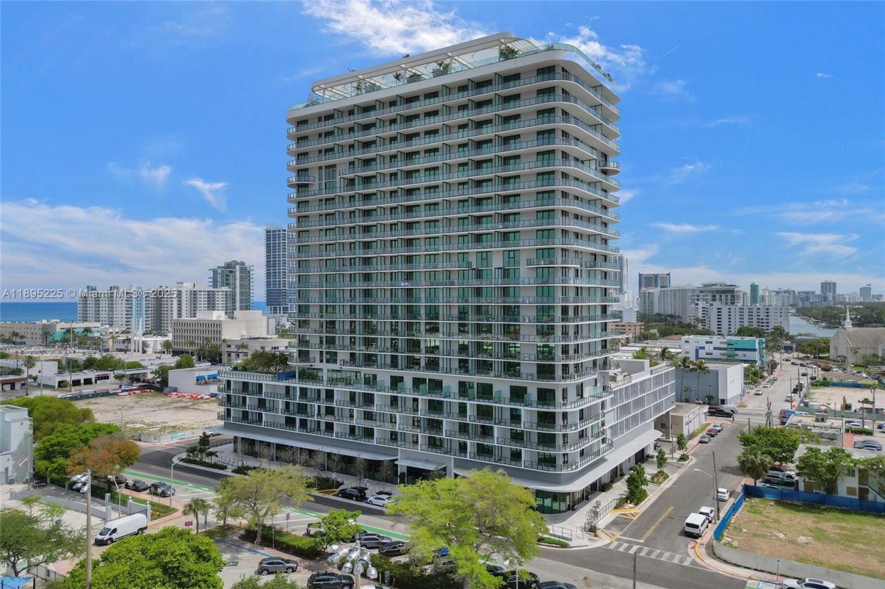 580 72nd Street, Unit 2102, Miami Beach, FL 33141 Photo