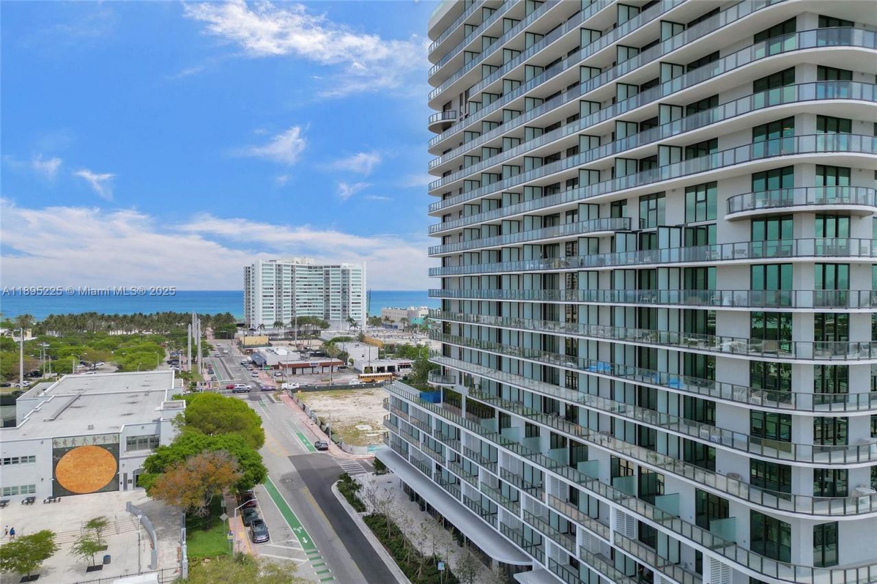 580 72nd Street, Unit 2102, Miami Beach, FL 33141 Photo