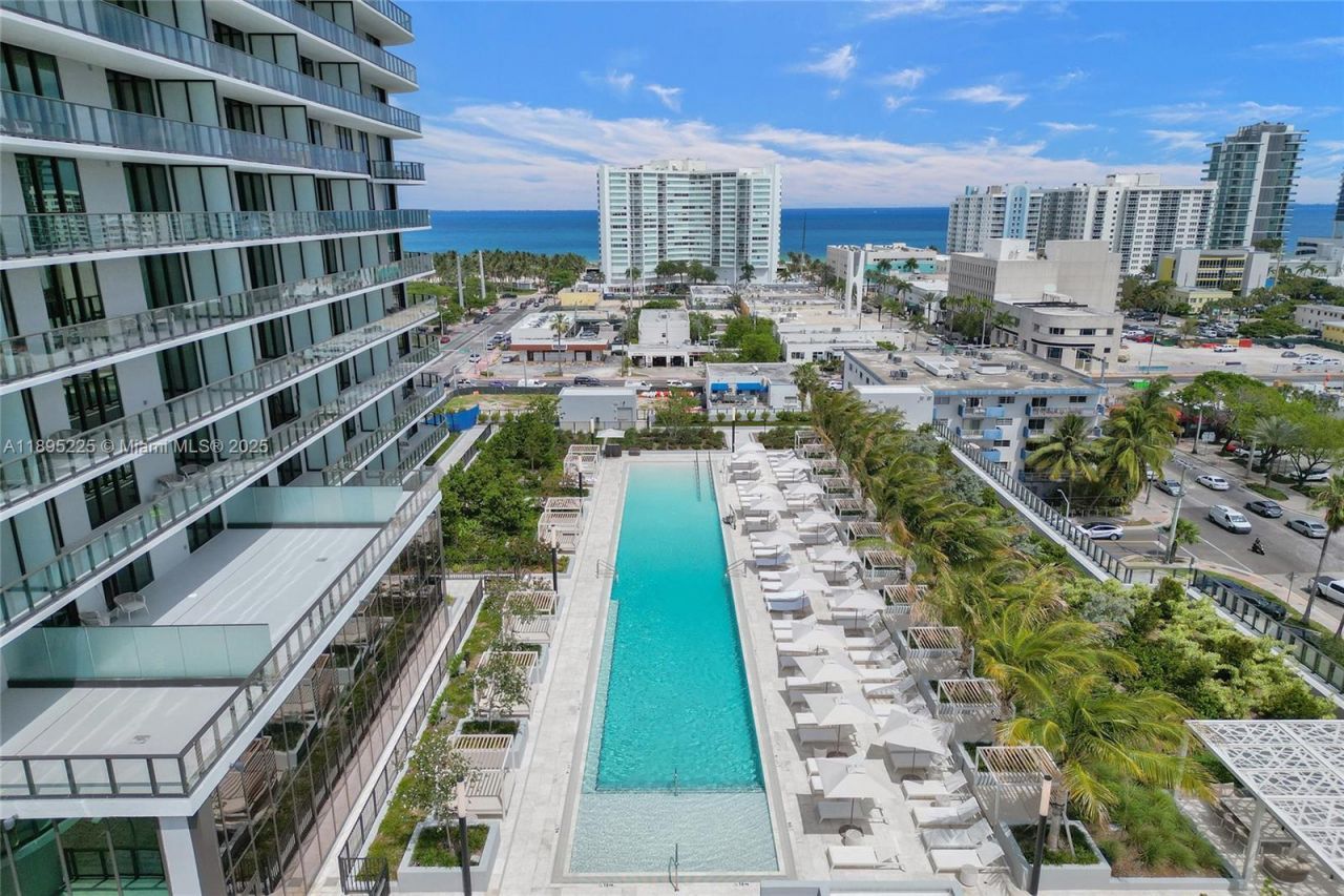 580 72nd Street, Unit 2102, Miami Beach, FL 33141 Photo