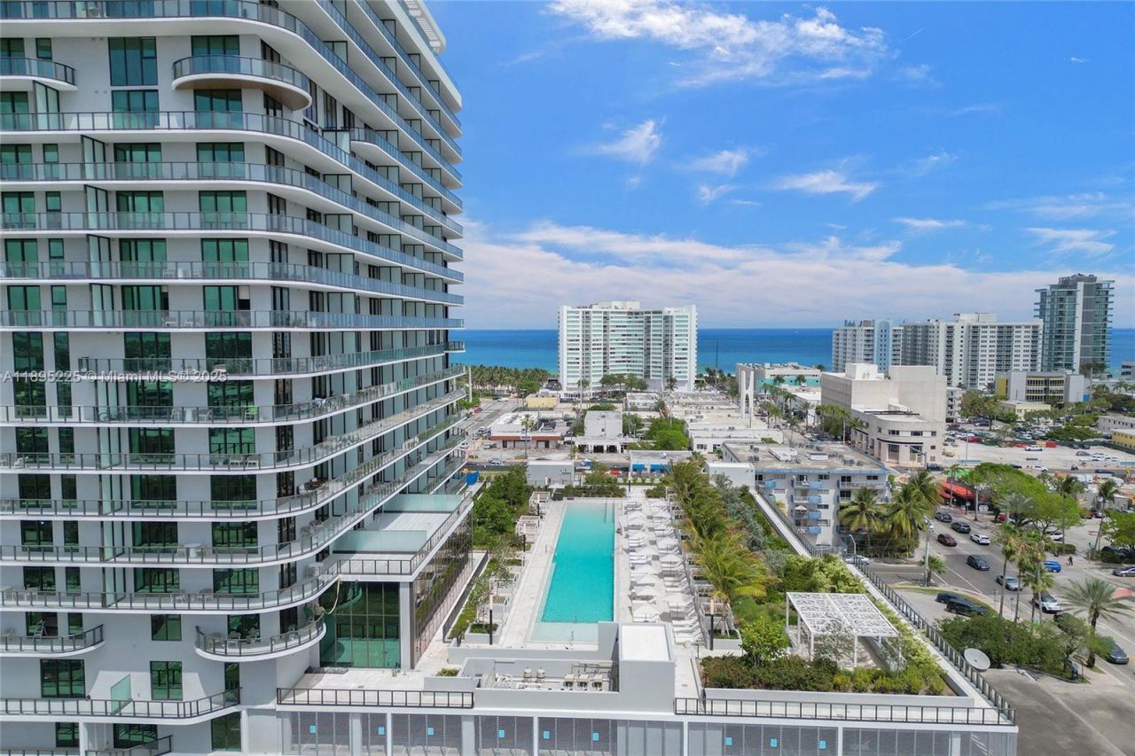 580 72nd Street, Unit 2102, Miami Beach, FL 33141 Photo