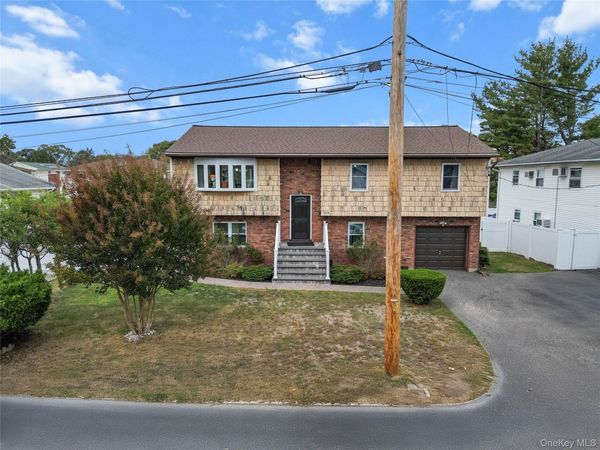 1259 America Avenue, West Babylon, NY 11704