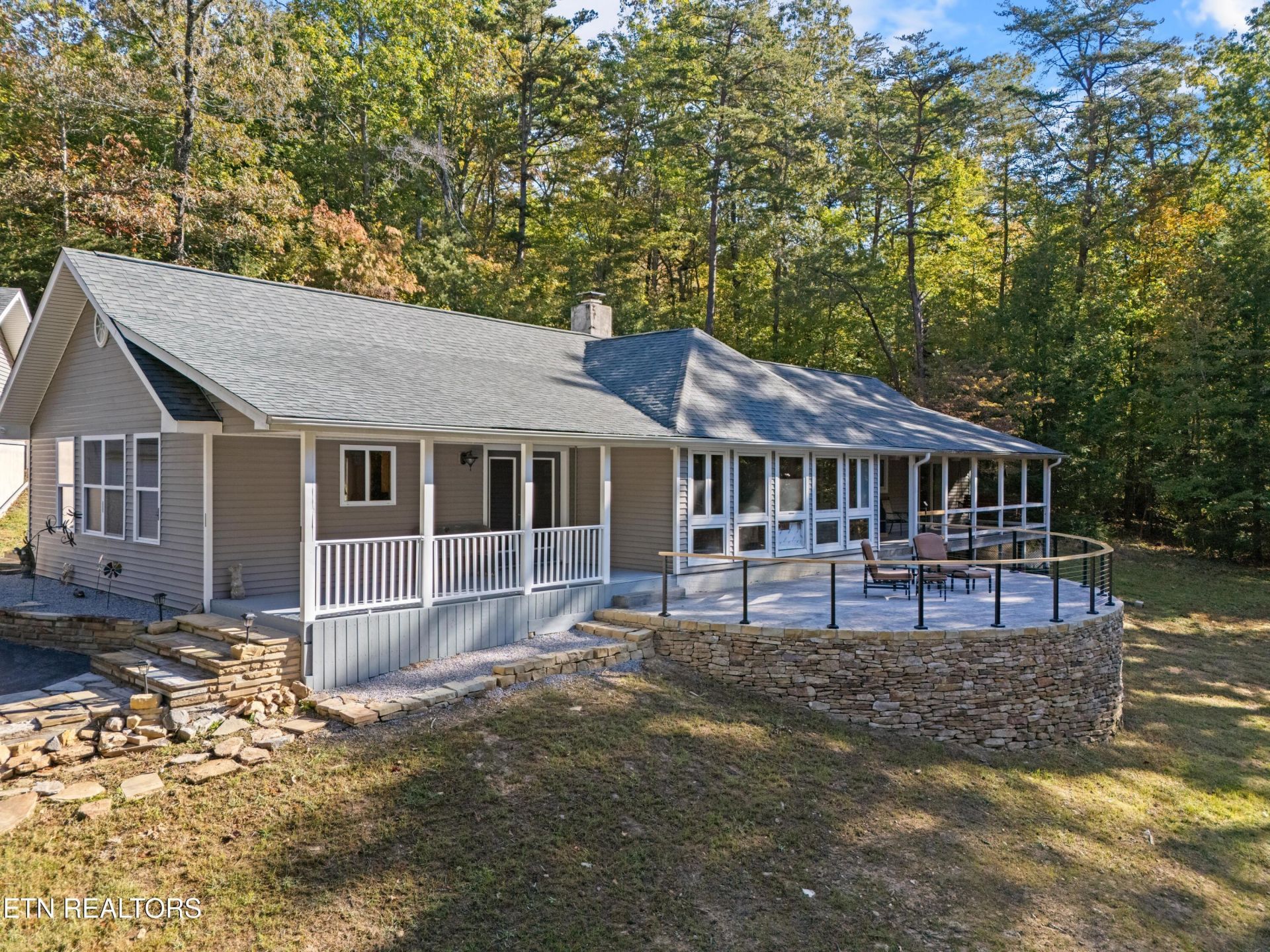 303 Cumberland Cove Rd, Monterey, TN 38574 Main Photo