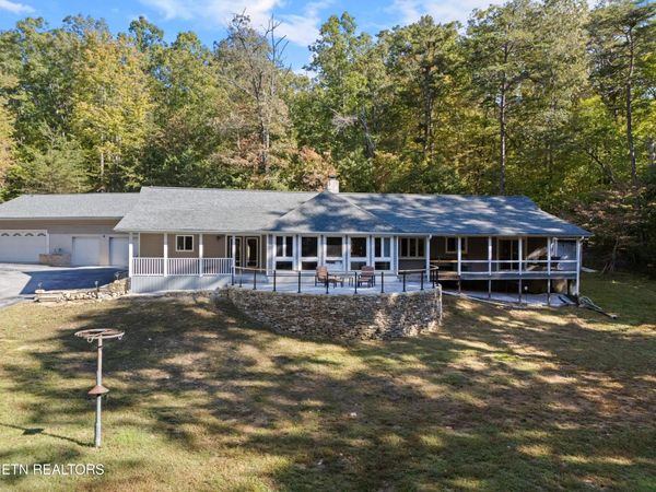 303 Cumberland Cove Rd, Monterey, TN 38574