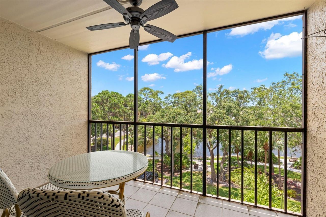 5817 Park Street N, Unit 406, Saint Petersburg, FL 33709 Photo