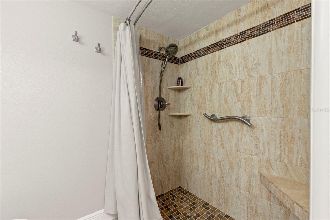 5817 Park Street N, Unit 406, Saint Petersburg, FL 33709 Photo