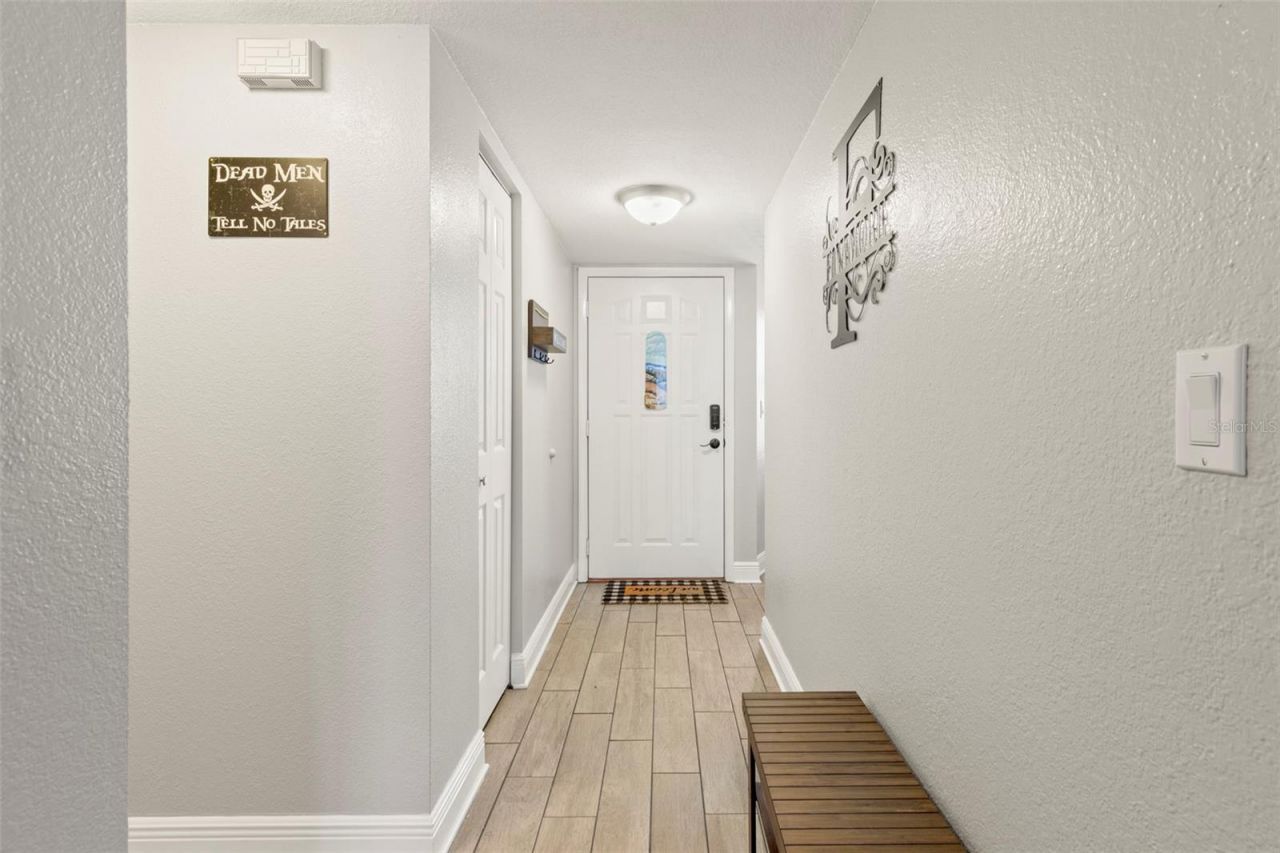 5817 Park Street N, Unit 406, Saint Petersburg, FL 33709 Photo