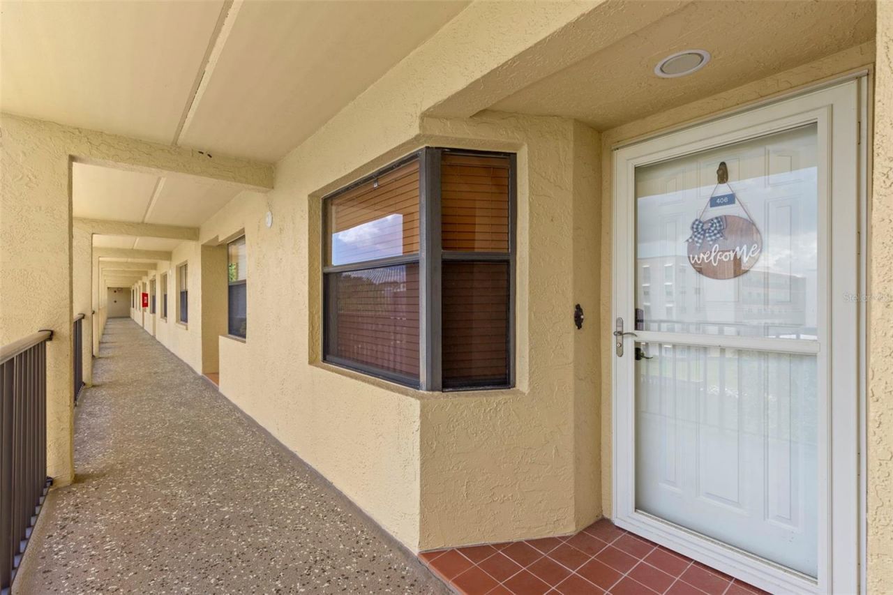 5817 Park Street N, Unit 406, Saint Petersburg, FL 33709 Photo