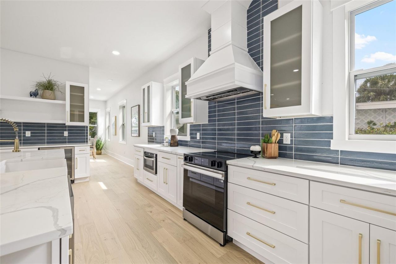 726 52nd Avenue N, Saint Petersburg, FL 33703 Photo