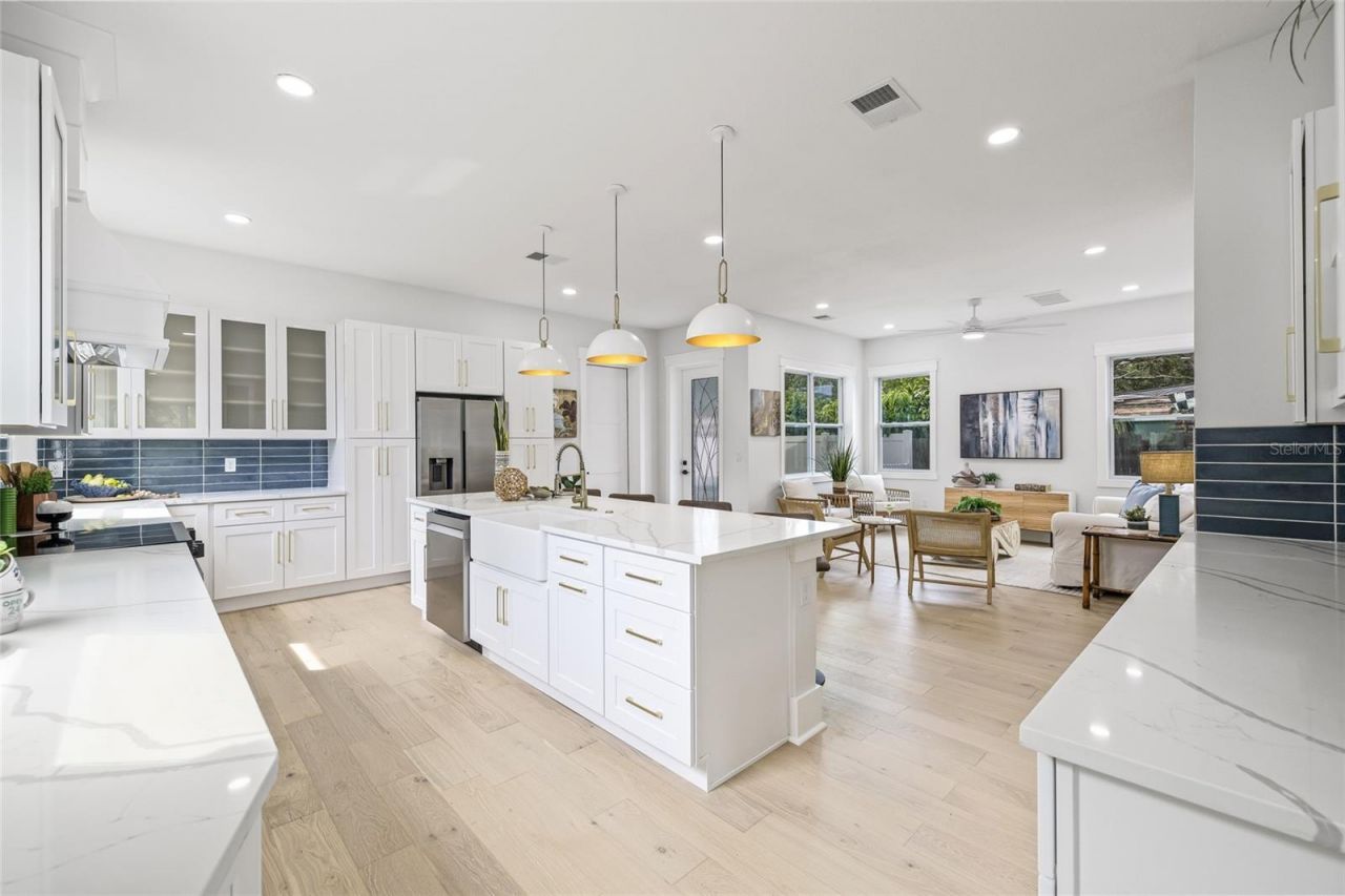 726 52nd Avenue N, Saint Petersburg, FL 33703 Photo