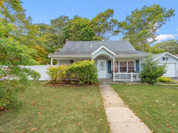 660 Rosevale Avenue, Lake Ronkonkoma, NY 11779