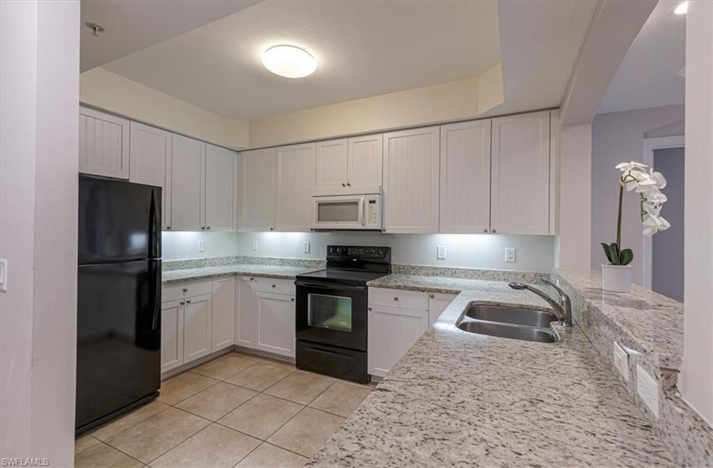 1100 Pine Ridge Rd, Naples, FL 34108 Photo