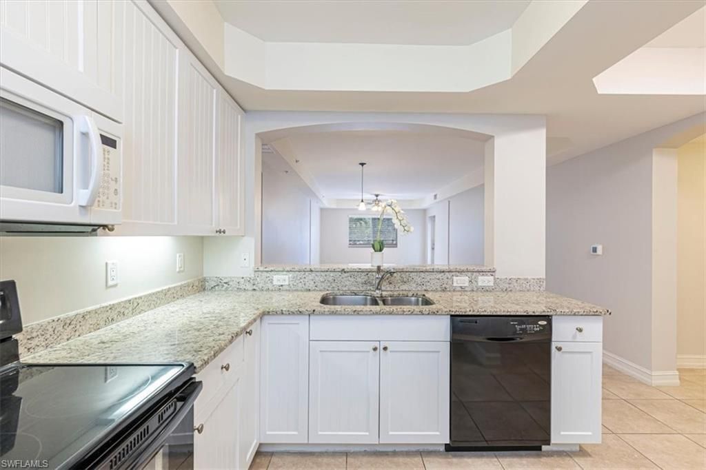 1100 Pine Ridge Rd, Naples, FL 34108 Photo