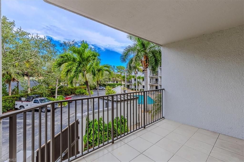 1100 Pine Ridge Rd, Naples, FL 34108 Photo