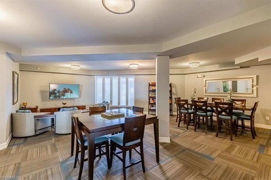 1100 Pine Ridge Rd, Naples, FL 34108 Photo