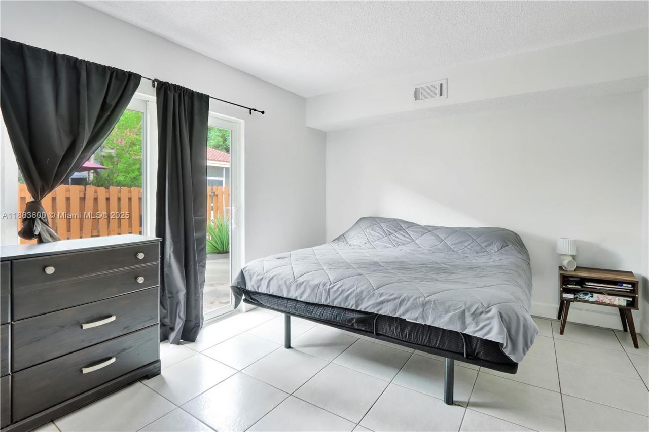 6916 NW 166th Ter, Unit 1204, Miami Lakes, FL 33014 Photo
