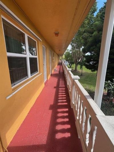 115 NE 202 Terrace, Unit M-21, Miami, FL 33179 Photo