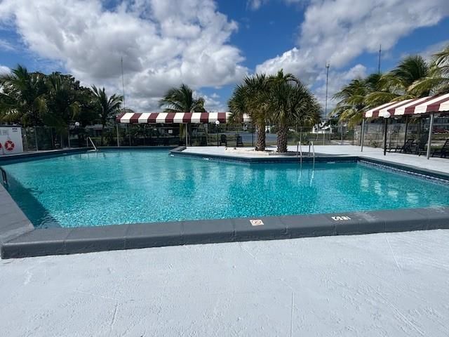 115 NE 202 Terrace, Unit M-21, Miami, FL 33179 Photo