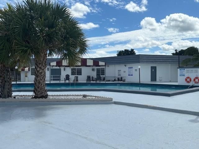 115 NE 202 Terrace, Unit M-21, Miami, FL 33179 Photo