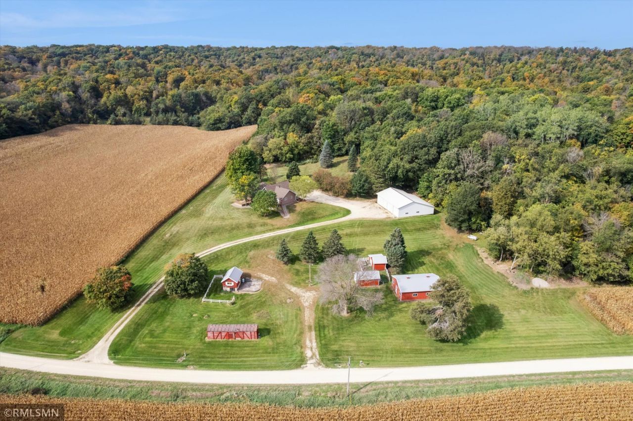 35319 63rd Avenue Way, Cannon Falls, MN 55009