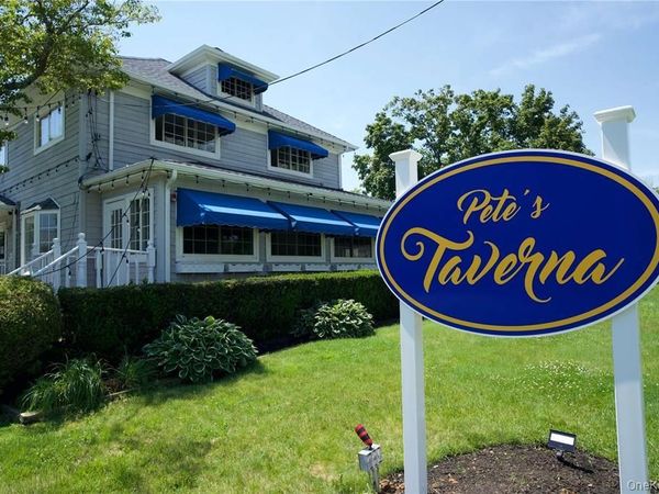 3225 Sound Avenue, Riverhead, NY 11901