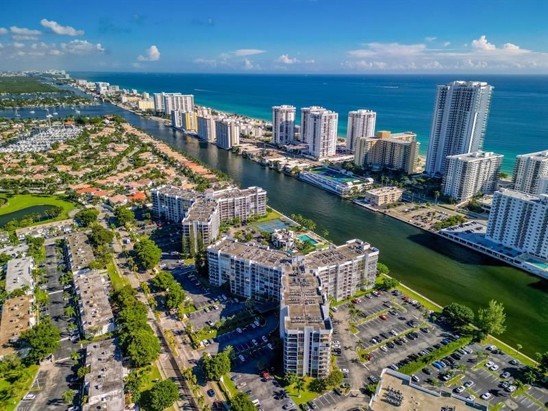 800 Parkview Drive, Unit 625, Hallandale Beach, FL 33009 Photo