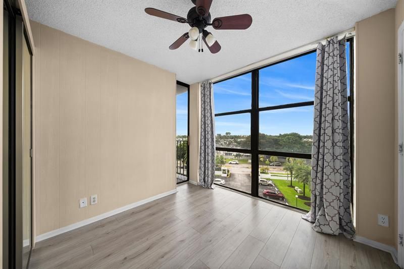 800 Parkview Drive, Unit 625, Hallandale Beach, FL 33009 Photo