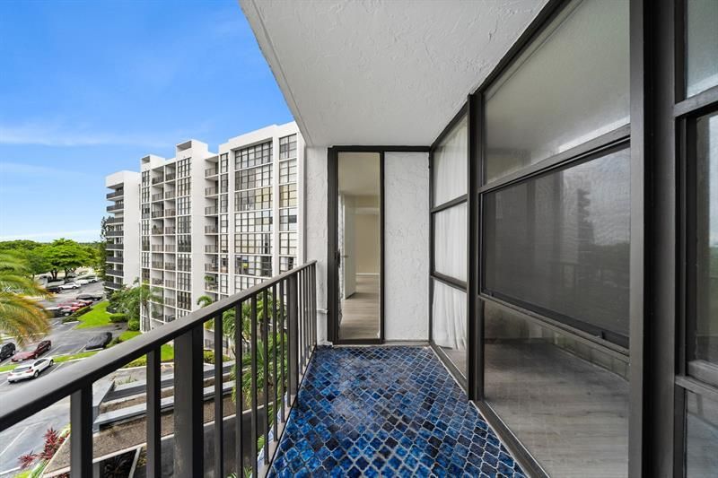 800 Parkview Drive, Unit 625, Hallandale Beach, FL 33009 Photo