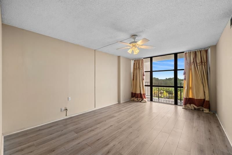 800 Parkview Drive, Unit 625, Hallandale Beach, FL 33009 Photo