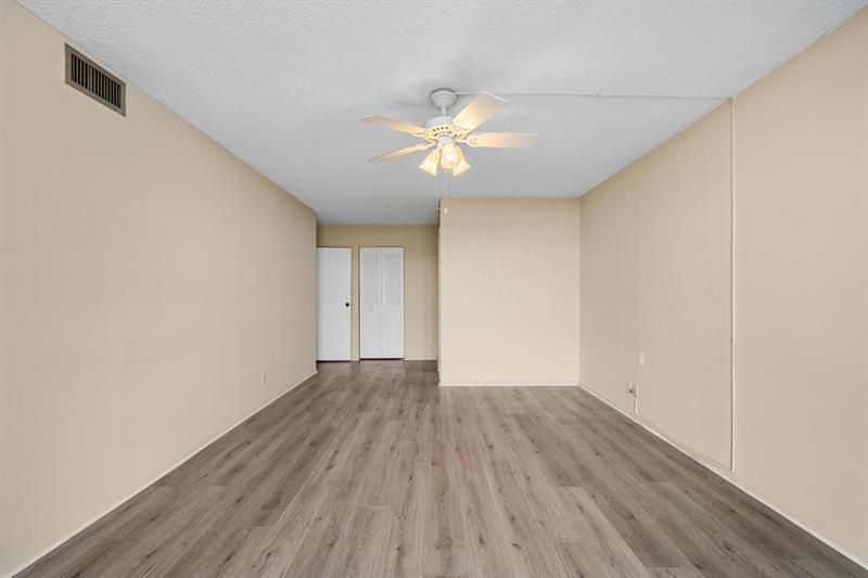 800 Parkview Drive, Unit 625, Hallandale Beach, FL 33009 Photo