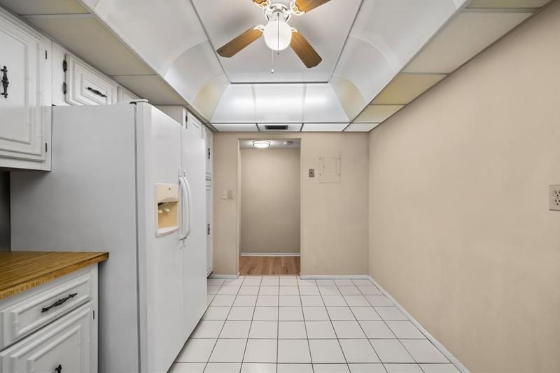 800 Parkview Drive, Unit 625, Hallandale Beach, FL 33009 Photo