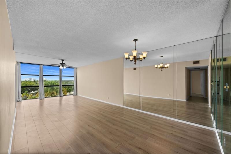 800 Parkview Drive, Unit 625, Hallandale Beach, FL 33009 Photo