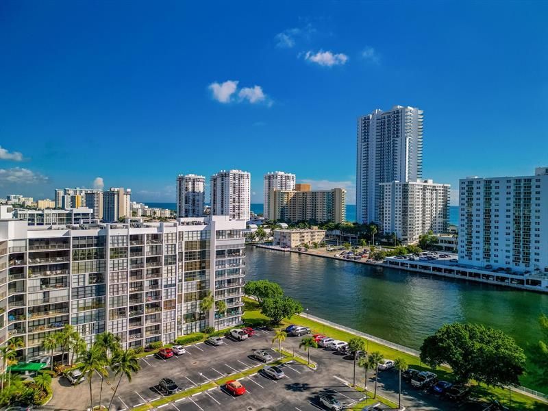 800 Parkview Drive, Unit 625, Hallandale Beach, FL 33009 Photo