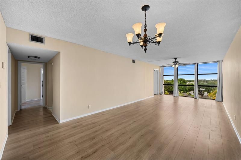 800 Parkview Drive, Unit 625, Hallandale Beach, FL 33009 Photo