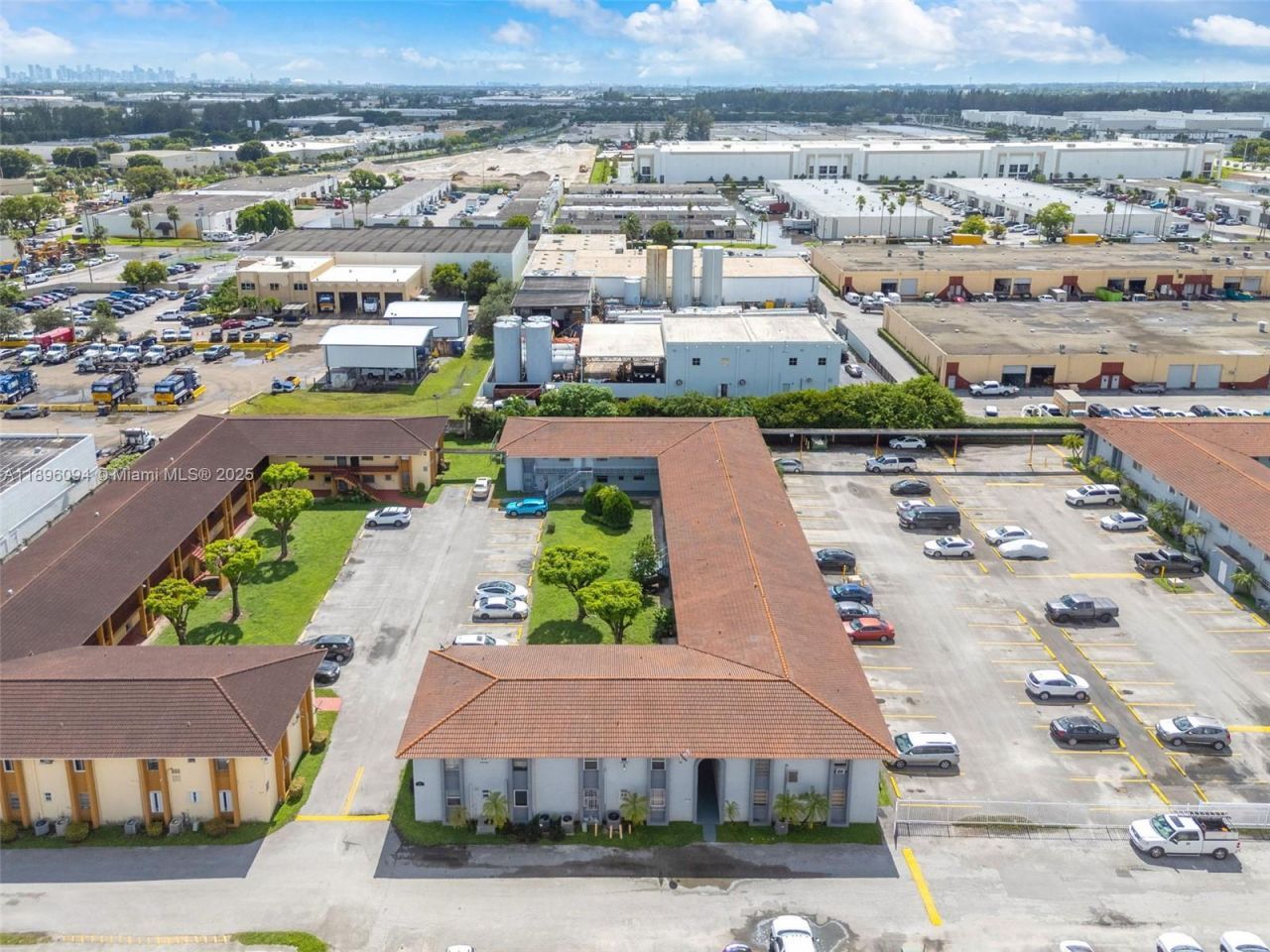 4050 NW 135th St, Unit 21-11, Opa Locka, FL 33054 Photo